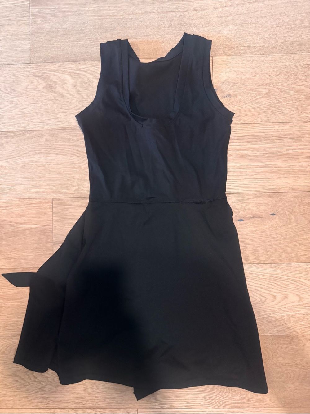 HALARA Black Sleeveless Fit-and-Flare tennis dress with built in shorts